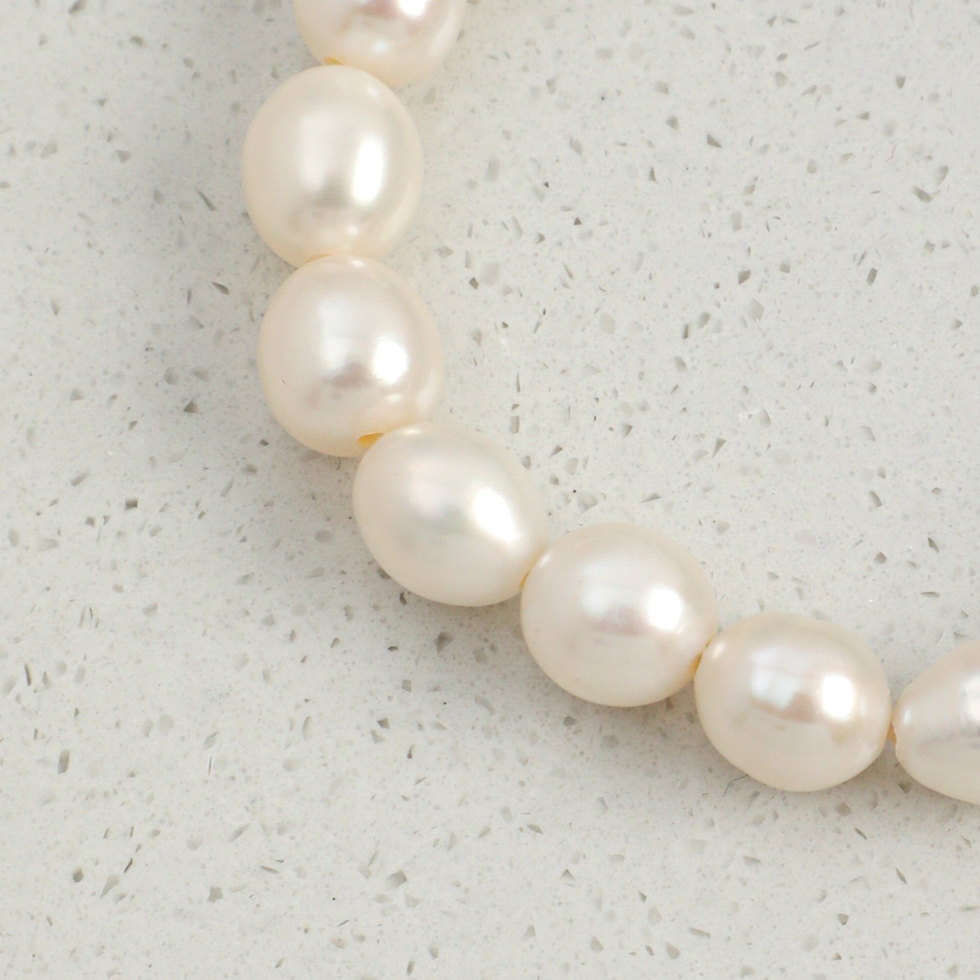 Pearl bead bracelet segment with smooth round ivory pearls