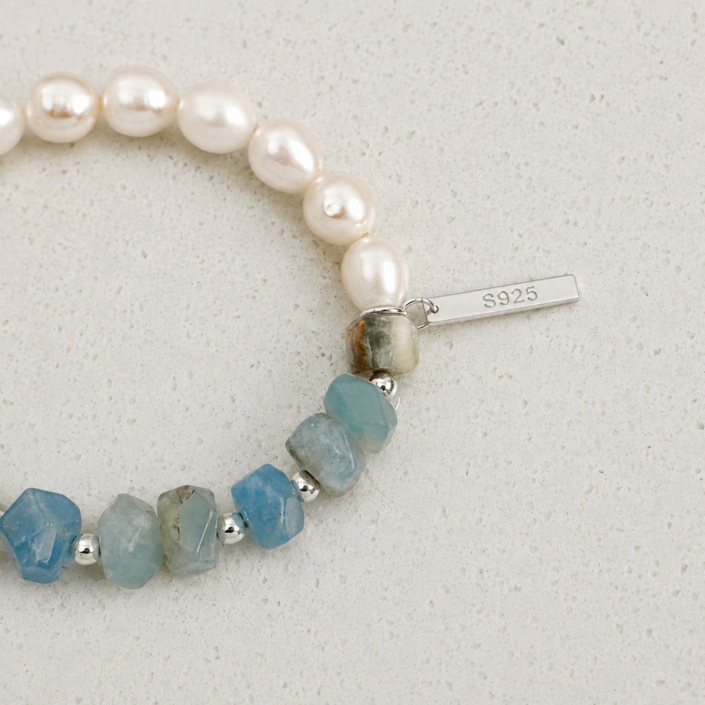 Pearl and blue gemstone bracelet with silver S925 tag and faceted agate beads
